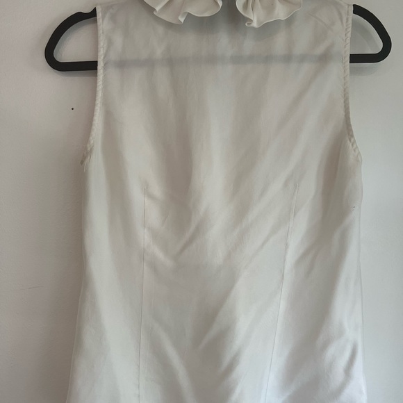 WHT slvless ruffle neck Elizabeth McKay silk tank - Picture 3 of 5